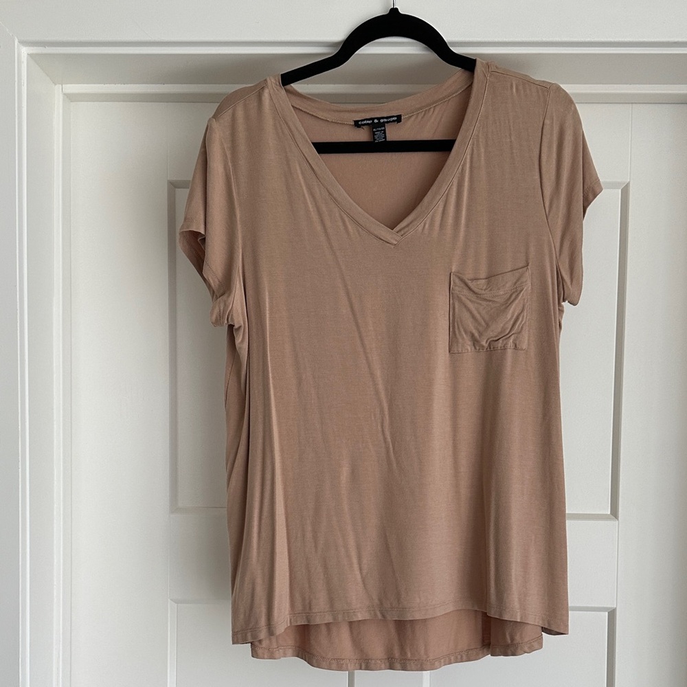 Cable & Gauge Tan V-Neck Short Sleeve Top